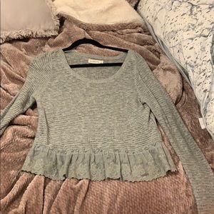 Long sleeved Abercrombie sweater